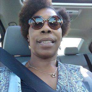 Meet your Posher, Glenda